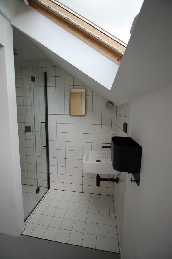 Canopee Guesthouse 익셀레스 외부 사진