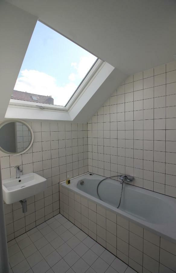 Canopee Guesthouse 익셀레스 외부 사진