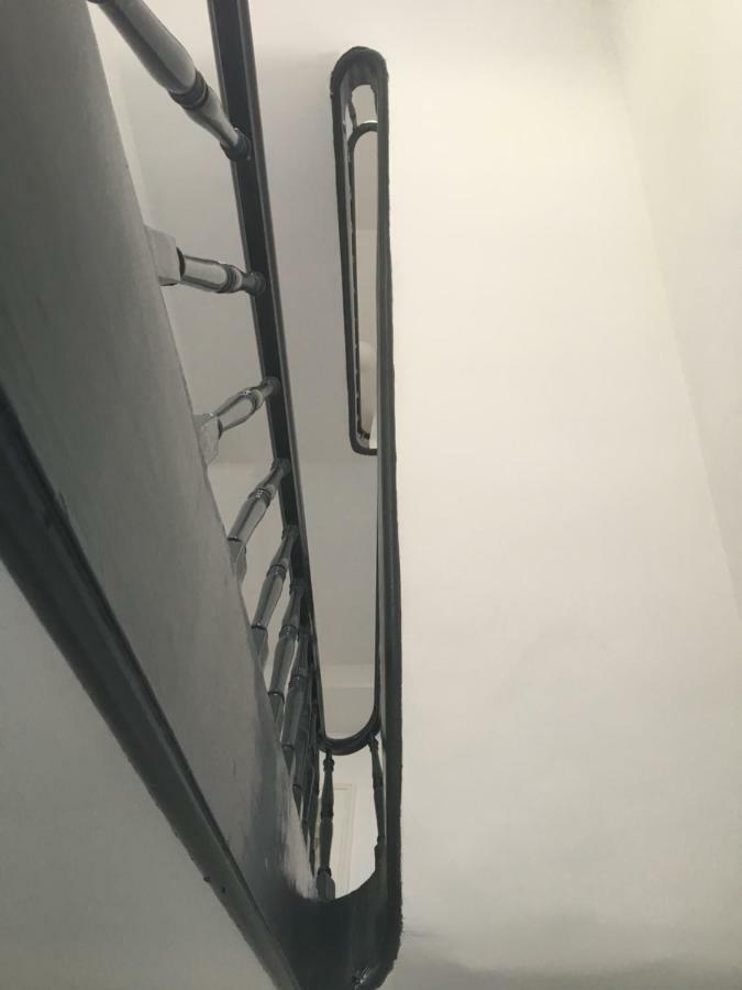 Canopee Guesthouse 익셀레스 외부 사진